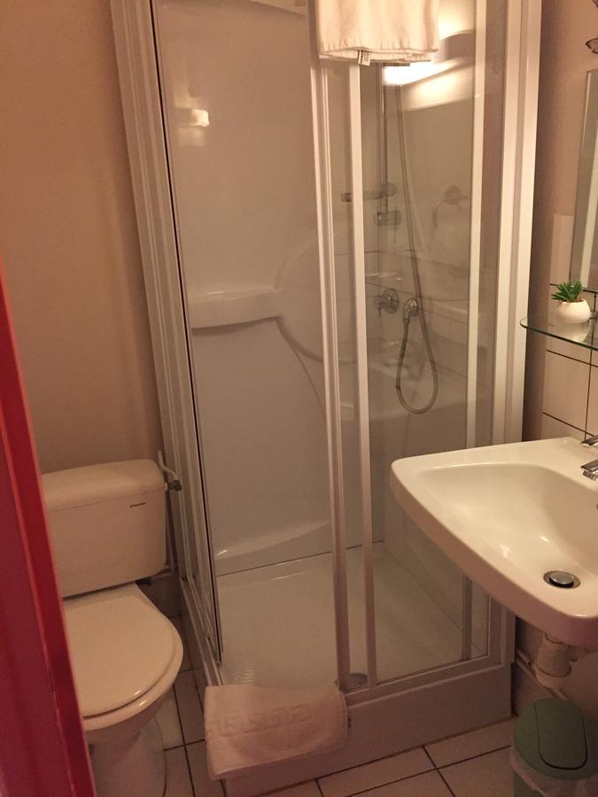 Hotel Le Bambi Baume-les-Dames Εξωτερικό φωτογραφία