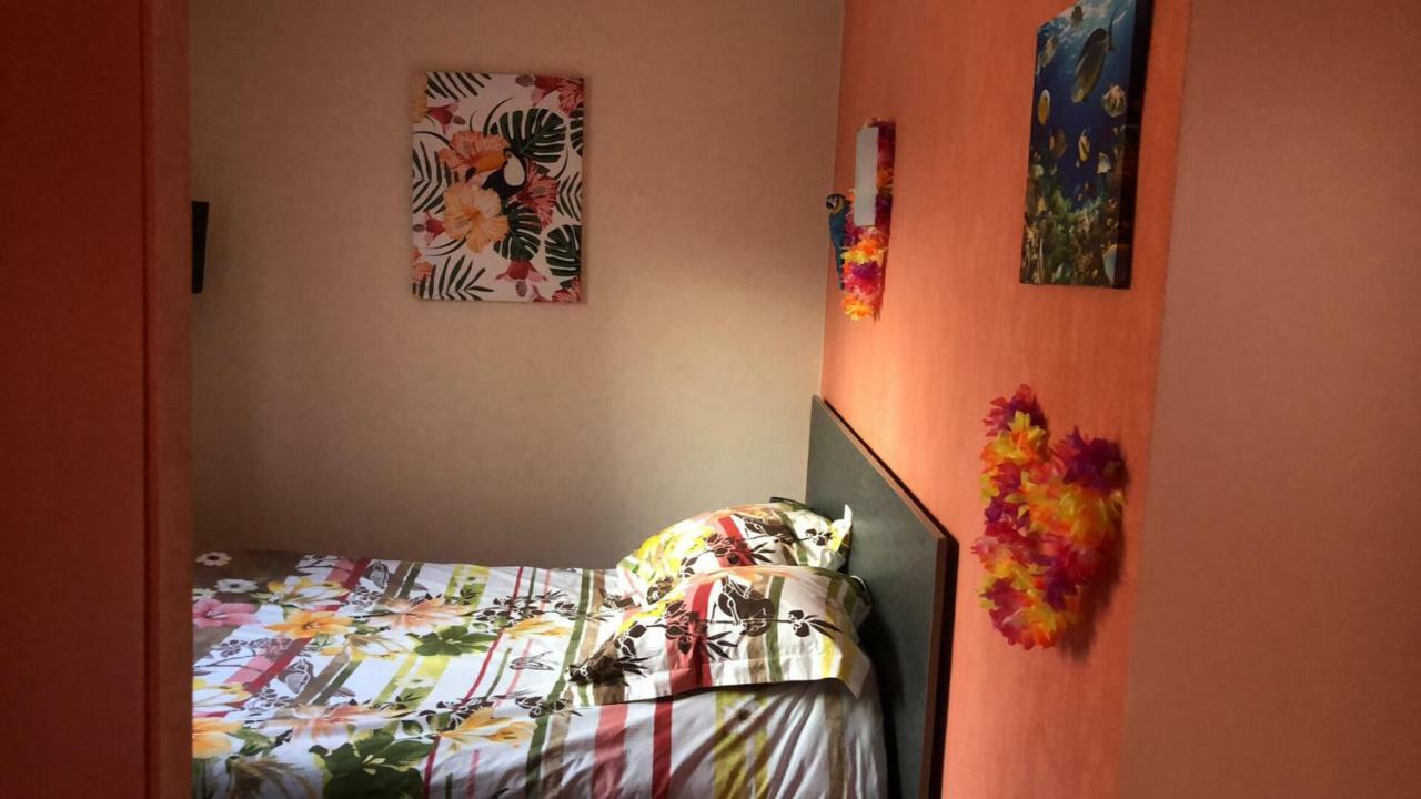 Hotel Le Bambi Baume-les-Dames Εξωτερικό φωτογραφία